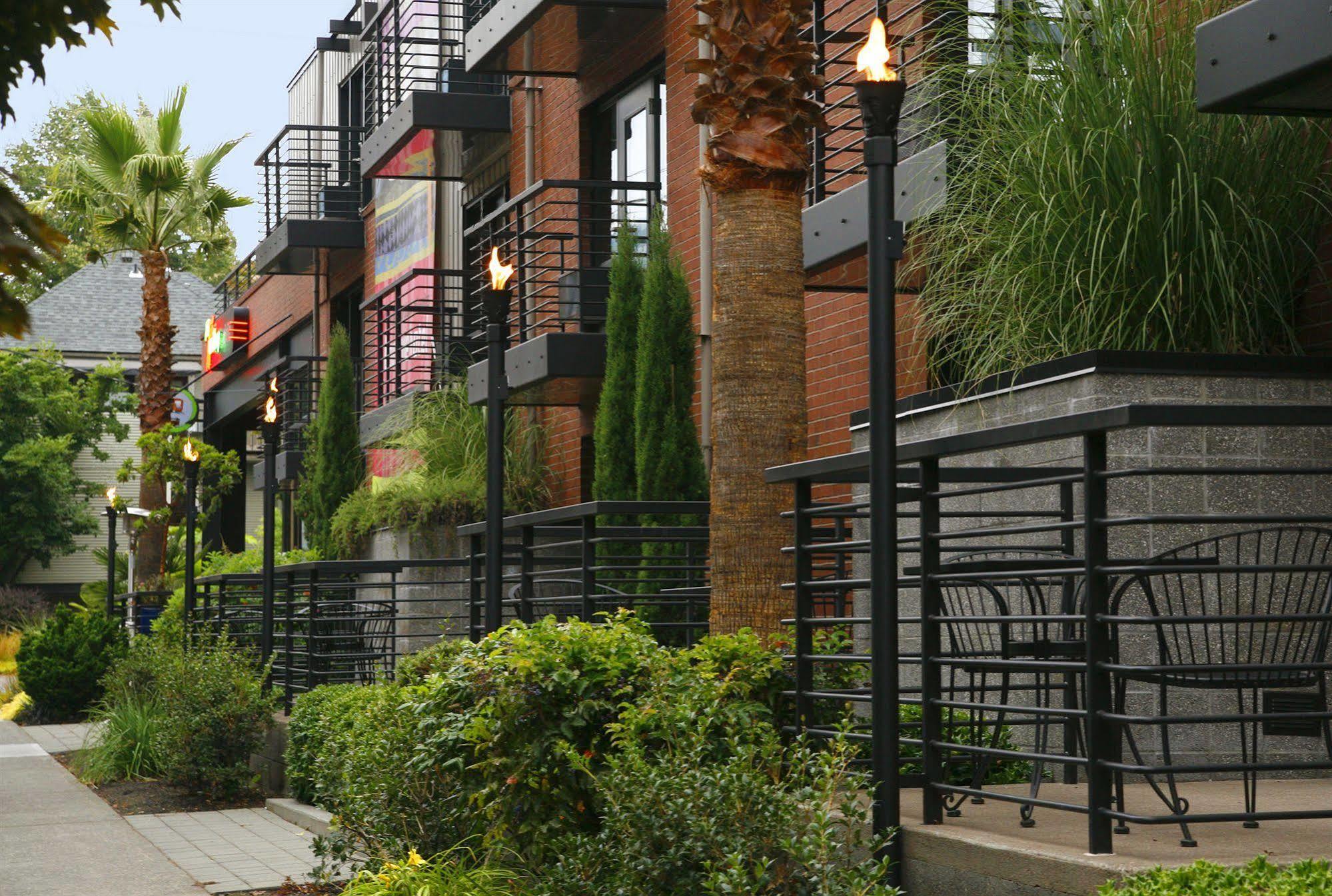 Inn At Northrup Station Portland Bagian luar foto